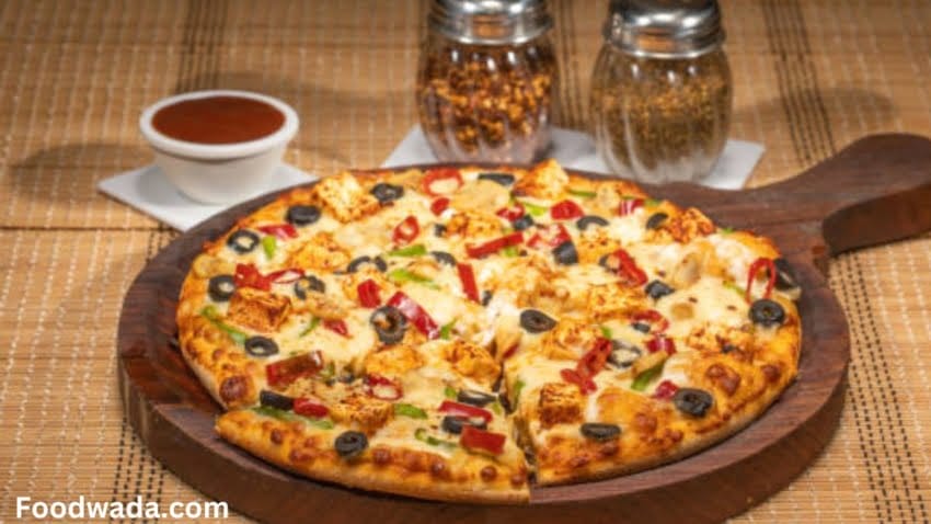 amazing Pizza recipe in Hindi/पिज्जा बनाने की विधि